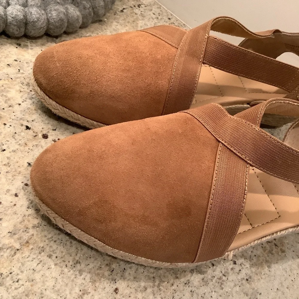 Me Too Women's Brown Suede Espadrille Wedges Size 9.5